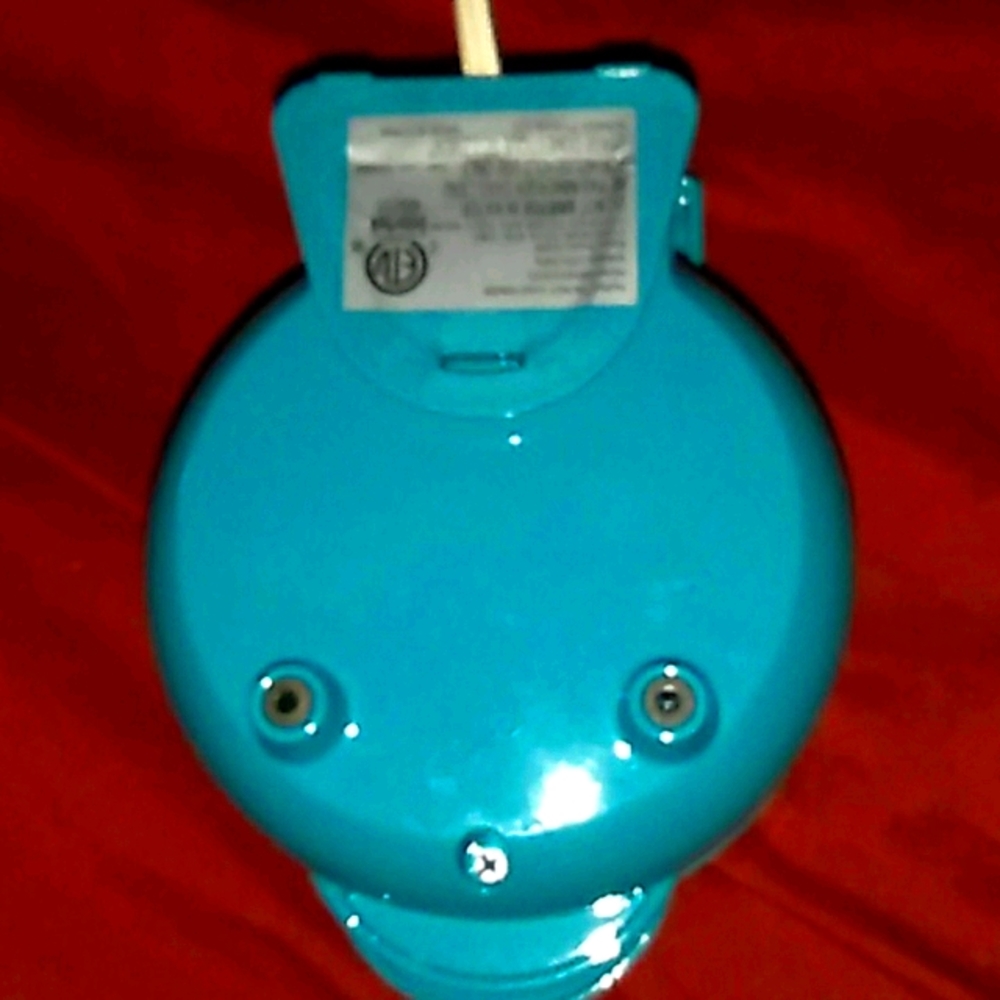 Mini Bundt Cake Maker - Picture 5 of 5